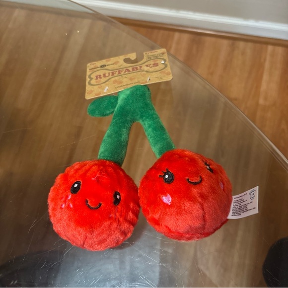 Giftable World 🍒 Cherrys Dog Toy Clinker &  With Squeaker  7" - Picture 3 of 6